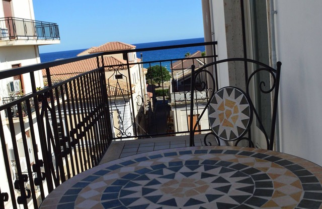 Emerella Guest House Siderno Beach