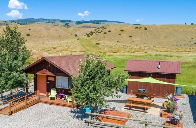 Erschwingliches Basislager für Ihr Yellowstone-Abenteuer
