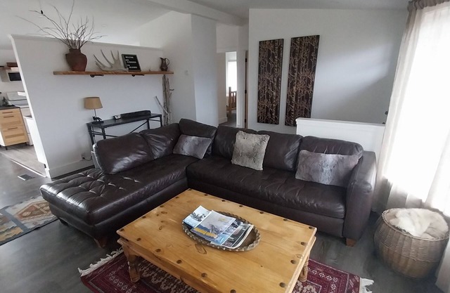 Emigrant Peak House with Spectacular View