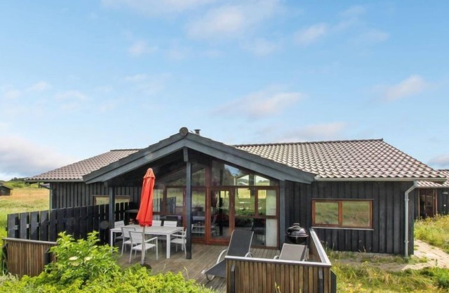 "Emma" - 976m from the sea by Interhome