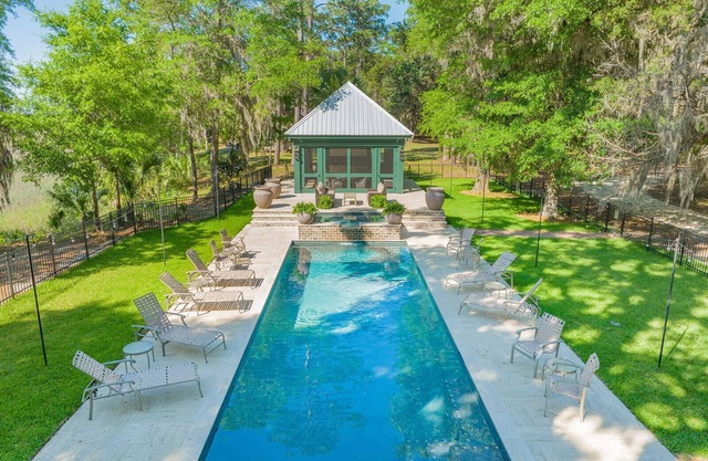 Emma's Driftwood Farm perfect for retreats & reunions - 5 homes, 2 docks, & pool