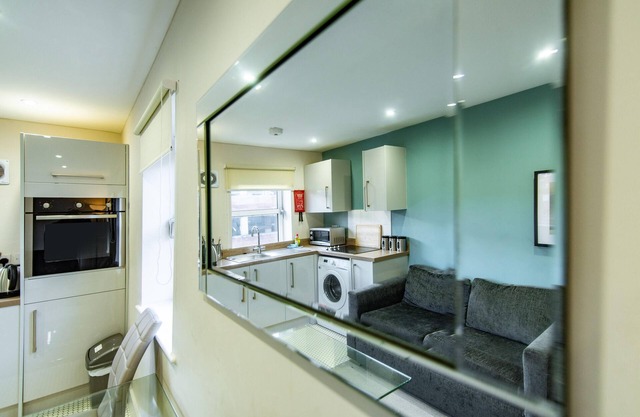 Emperor House Apt 14 - Prime Location Near Stratford City Centre