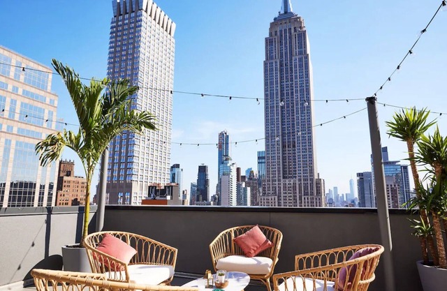 Empire State View Double Double | Hotel Hendricks | Pets are Welcome