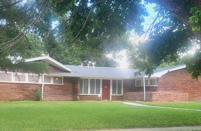 Empty Nest 50s retro home