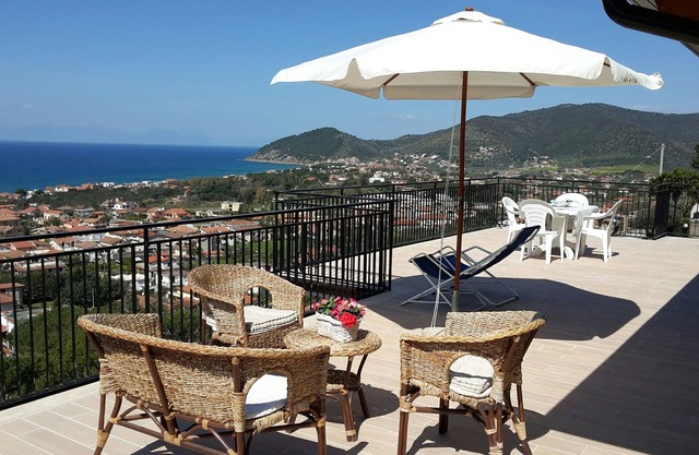 Entire private villa with stunning views, shared pool