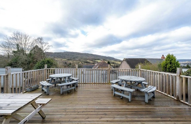 En-Suite Single Room, Microwave & Fridge, Parking