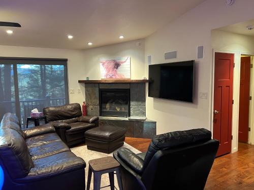 Enchanted Pines Retreat 2BR 2BA Vacation Haven in Forested Flagstaff