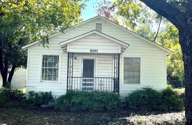 Enchanting 4 bedroom house West Ft. Worth