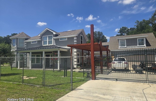 Enchanting 4-bedroom house with AC in Cleveland