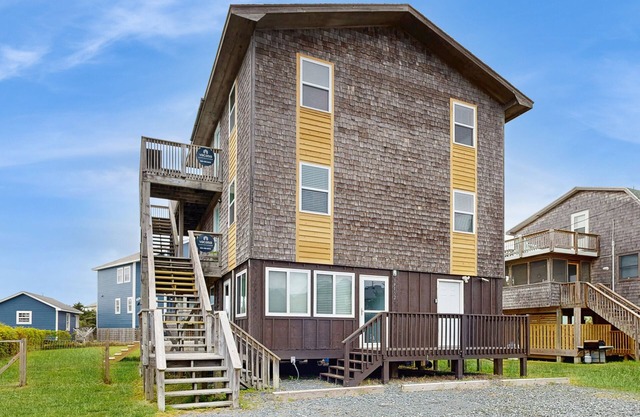 Enchanting dog-friendly duplex with balcony, central AC, & kitchenette