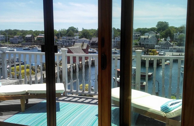 Bezaubernde Hafenblicke - historischer Bradley Wharf Bearskin Neck