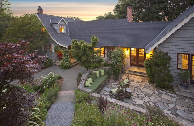 Enchanting Healdsburg Estate mit luxuriösen Pool und üppigen Gärten