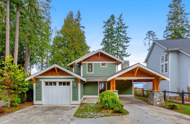 Enchanting homes with ocean-view, firepit, hot tub, & washer/dryer