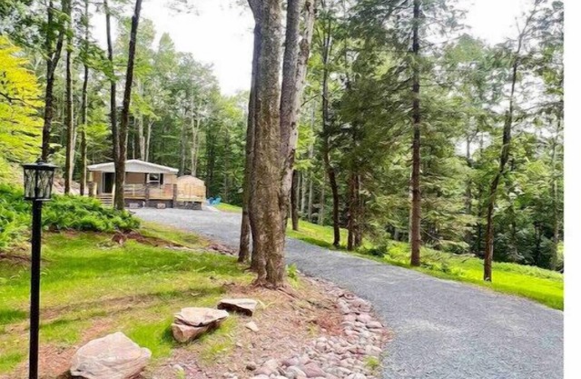 Enchanting Mountain retreat -hot tub - sauna - 20 acres - wifi