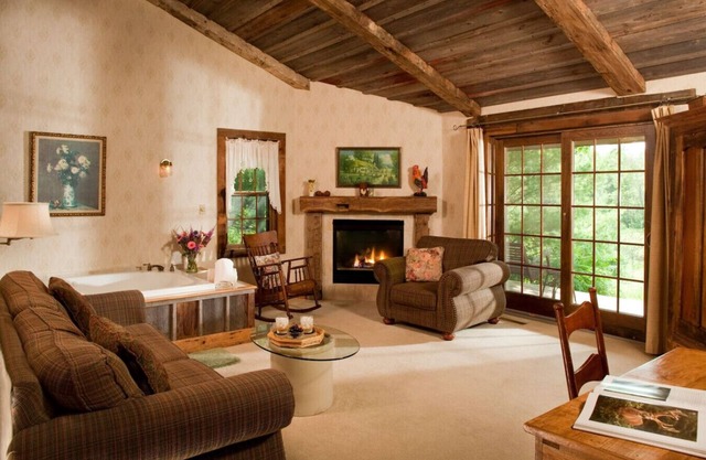 "Enchanting Romantic Getaway: A Perfect Escape for Couples"
