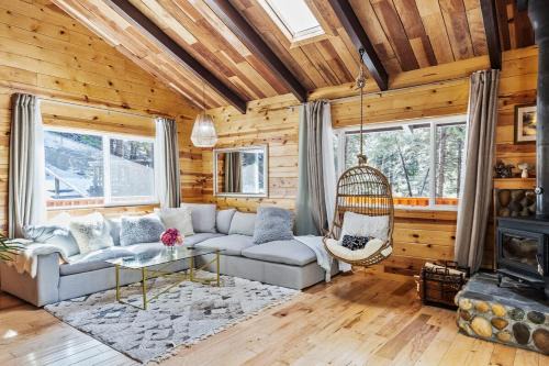 Enchanting Swiss Chalet-Style Cabin