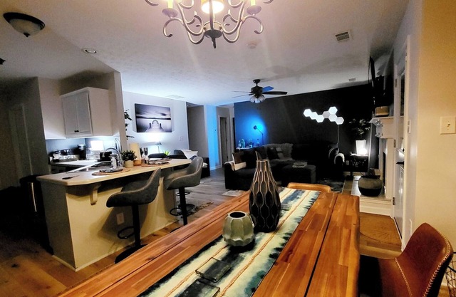 Enchantress Lake Cottage - KING BED/SLEEPS 10