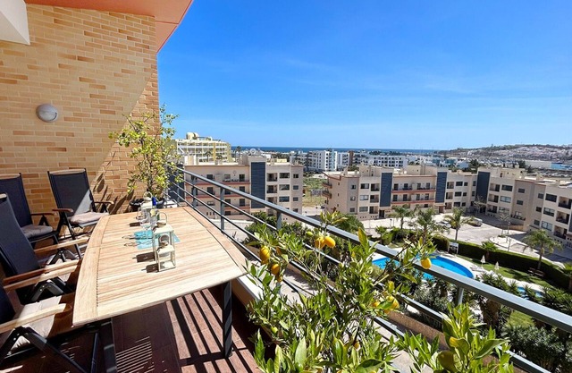 Encosta da Marina, 2 bedrooms top floor apartment