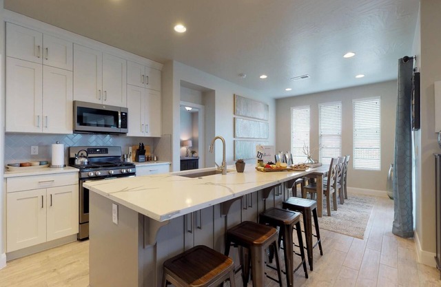 Erleben Sie endlose Abenteuer in diesem neuen St. George Utah Vacation Home mit 4 Schlafzimmern