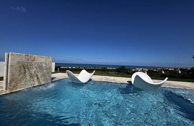 Private villa, Pool, Ocean View, big yard, spacious terraces, pool table & more!
