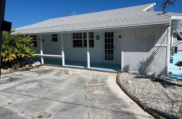 Endless Summer, Cozy Bahamian Cottage