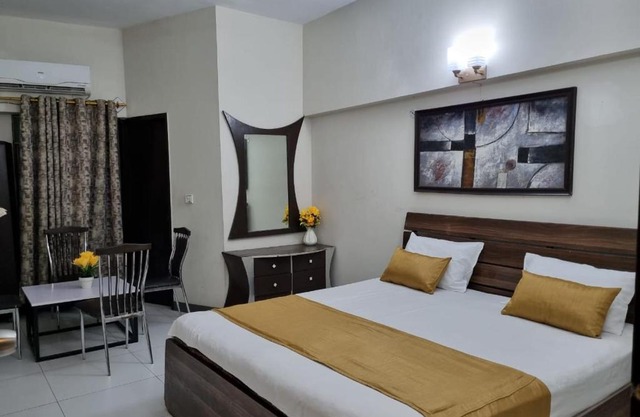 Eniter Two Bedrooms Luxry Apartment