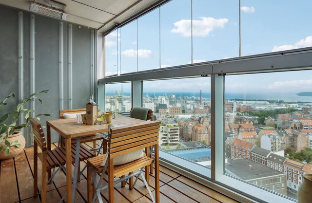 Enjoy a beautiful vacation by the sea in this inviting vacation apartment.