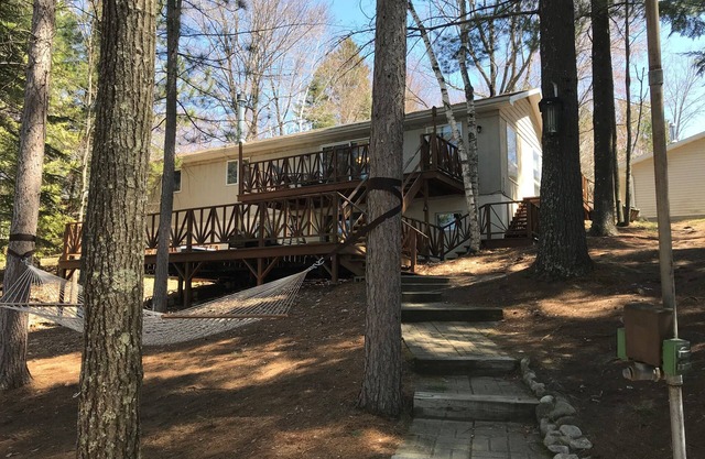 Enjoy a getaway at Wheeler Lake Family Retreat
