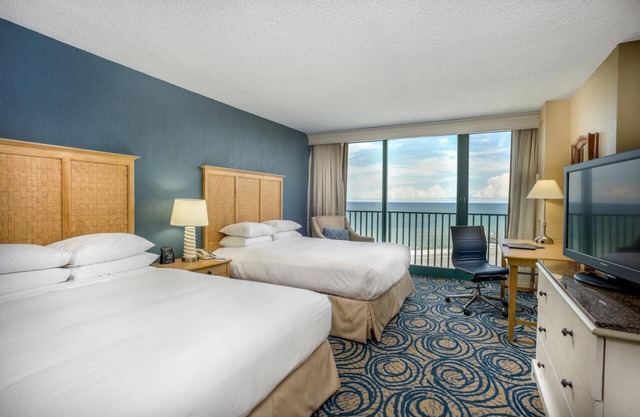 Enjoy a Hassle-Free and Suiting Stay! Two Homely Units! 2 Swimming Pool & Tub