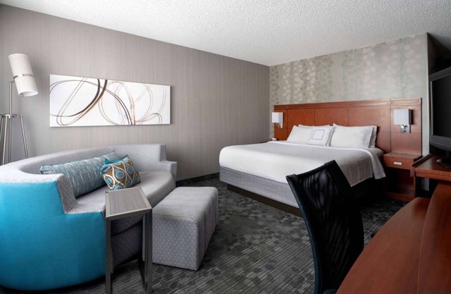 Enjoy a Hassle-Free Stay! Pet-Friendly, Close to Camarillo Ranch House