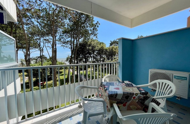 Genießen Sie eine Terrasse mit Meerblick in Strandnähe
