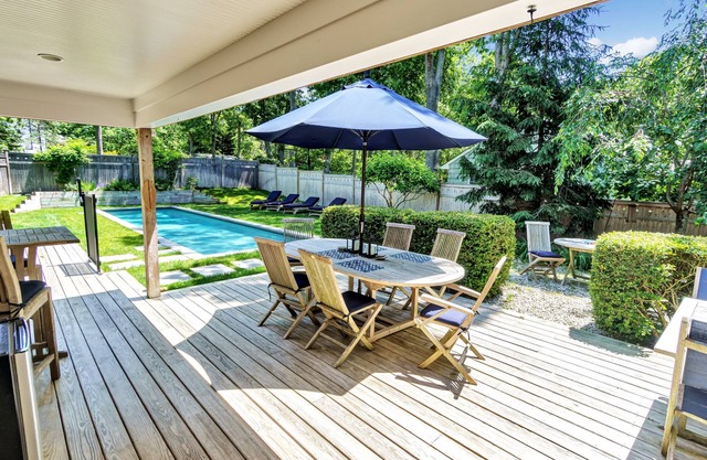 Enjoy a lovely summer retreat in Sag Harbor Village, 1 mile to Main Street