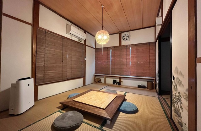 Enjoy a luxurious view of Mt Fuji bathed in the setting sun and sparkling Toda Bay A blissful time / Numazu Shizuoka