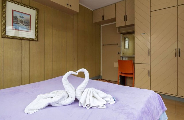 Genießen Sie ein geräumiges und komfortables Zimmer