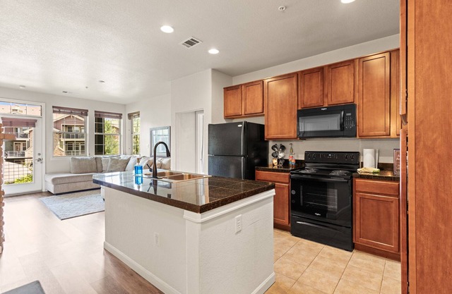 Enjoy air conditioning, explore Granby Ranch, Grand Lake, Winter Park, & RMNP!