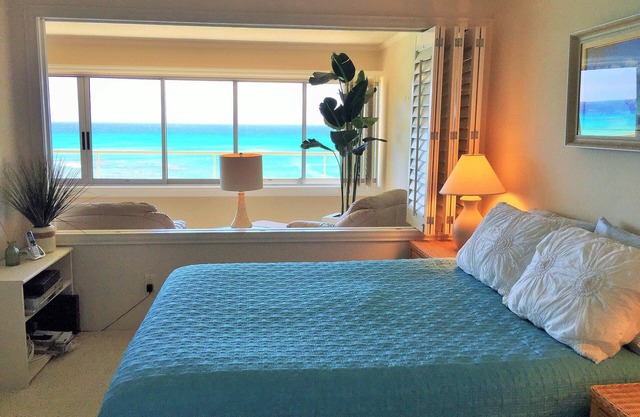 Genießen Sie einen entspannten Lebensstil und entspannen Sie sich in der beliebten Colony Surf-Ferienwohnung Nr. 602