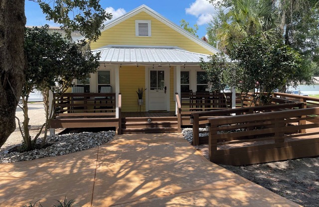 Enjoy Crawfordville at the Courtyard’s Oyster Cottage