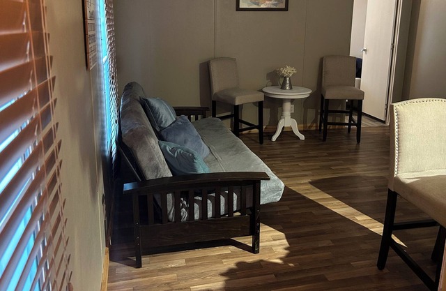 Enjoy green house cozy special space for vacation or stop traveling, away noise.