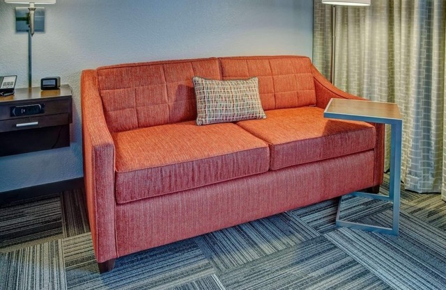 Enjoy Proximity to Memphis Airport & Local Attractions from Your Room