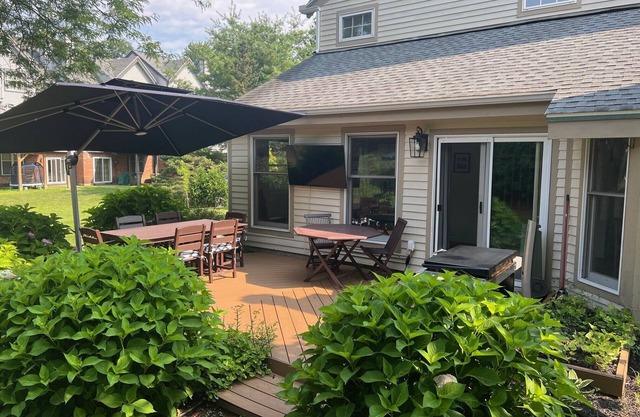 Enjoy Saratoga Springs in comfort from this beautiful Townhome on Saratoga Lake!