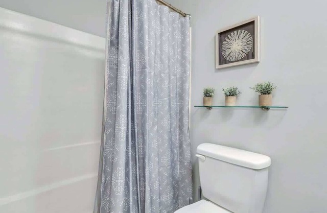 Enjoy Savannah 4BR w/King Bed