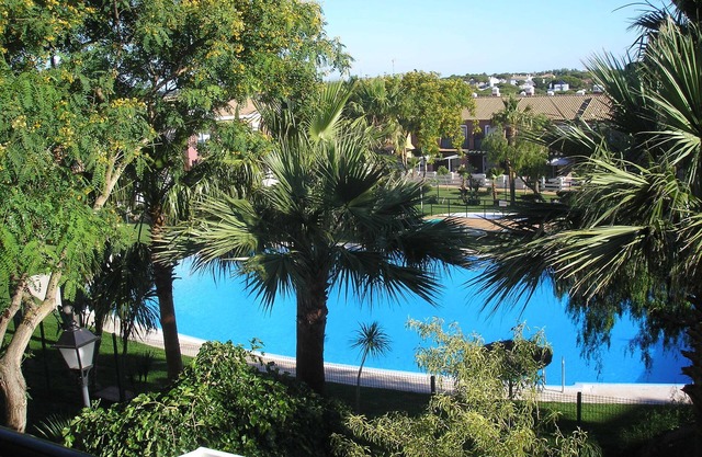 Genießen Sie den Sommer und in der sonnigen Costa de la Luz, Golf in der Nähe. 50m zu Geschäfte / Restaurant