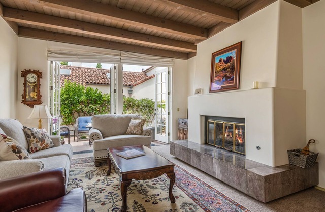 Enjoy the Beauty of Downtown Santa Barbara Walk Everywhere!
