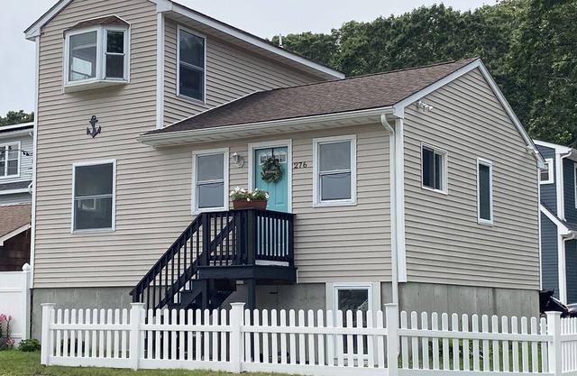 Enjoy the Best of Both Worlds on Narrow River and Narragansett Beach