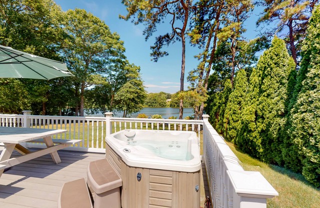 Enjoy the Cape without bridge traffic - waterfront home with hot tub - dogs OK