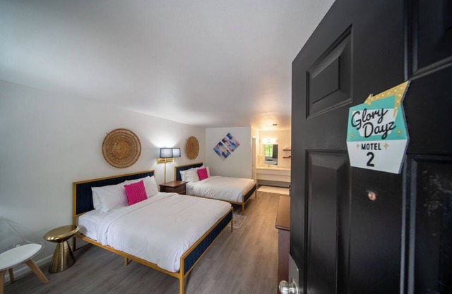 Enjoy the charm of Queen Suite Number 2 at GloryDayz!