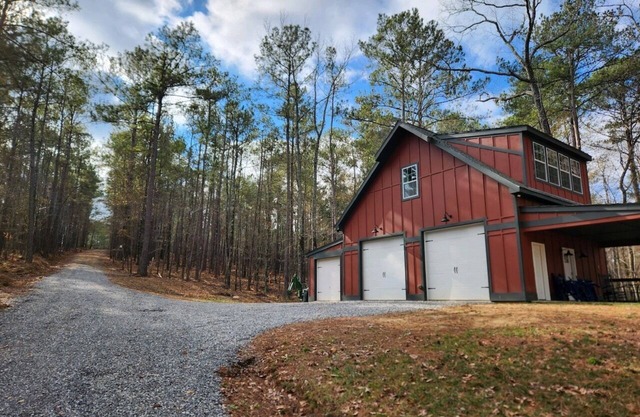 Take a Break at The Barn at Grateful Cove, Lake Martin