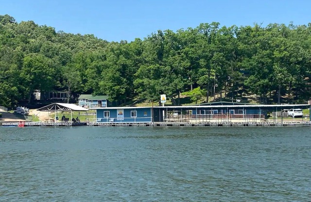 Enjoy the Quiet Side of the Lake With Resort Amenities + a No-Wake Cove.