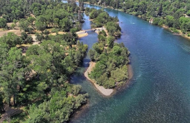 Enjoy the Sacramento River Retreat!