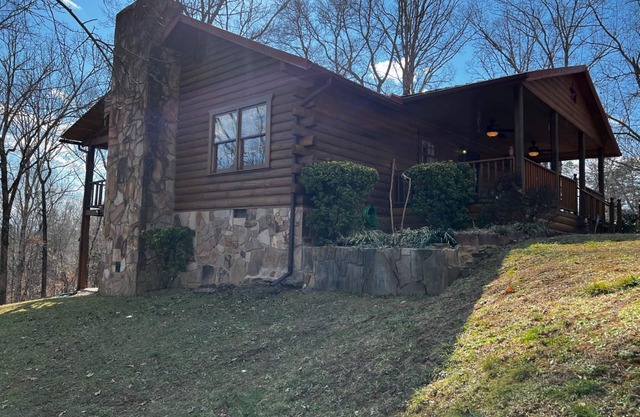 Enjoy the summer at Douglas Lake nearby Smoky Mountains, Pigeon Forge/G-burg